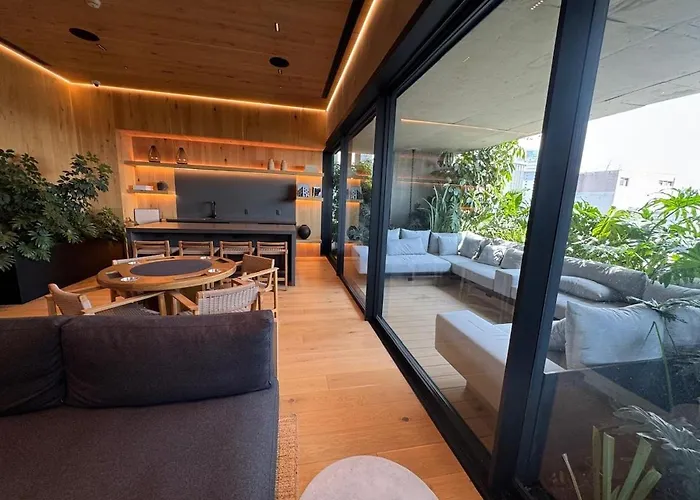Skyline 41 Luxury Executive Loft *