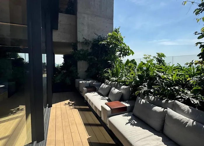 Skyline 41 Luxury Executive Loft