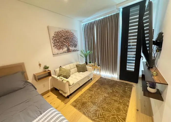 Skyline 41 Luxury Executive Loft *